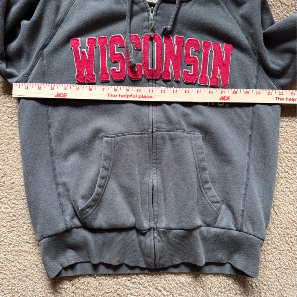 Wisconsin Badgers Hoodie Full Zip Sherpa Fleece Lined Sweatshirt Size Medium - Picture 7 of 7